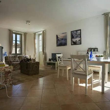 Apartamento Sleeps 4 *